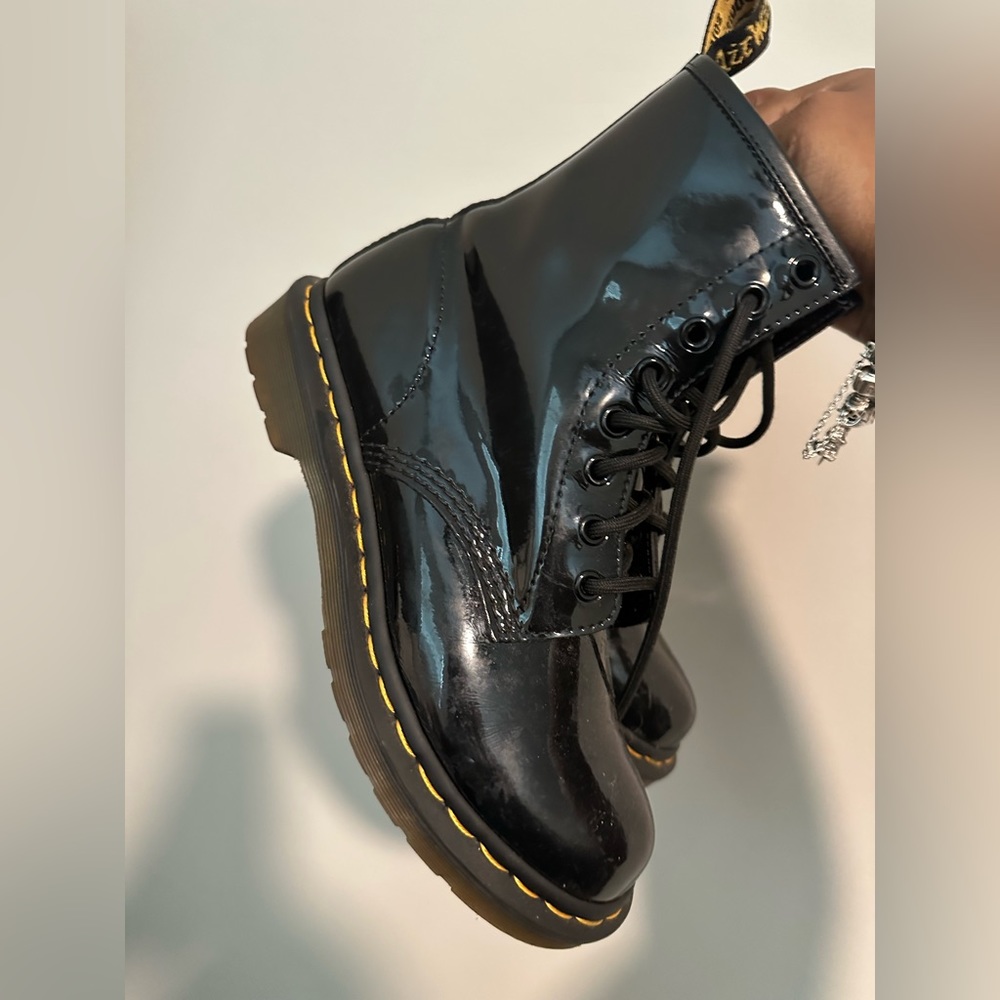 1460 Women’s Patent Leather Lace Up Boots
